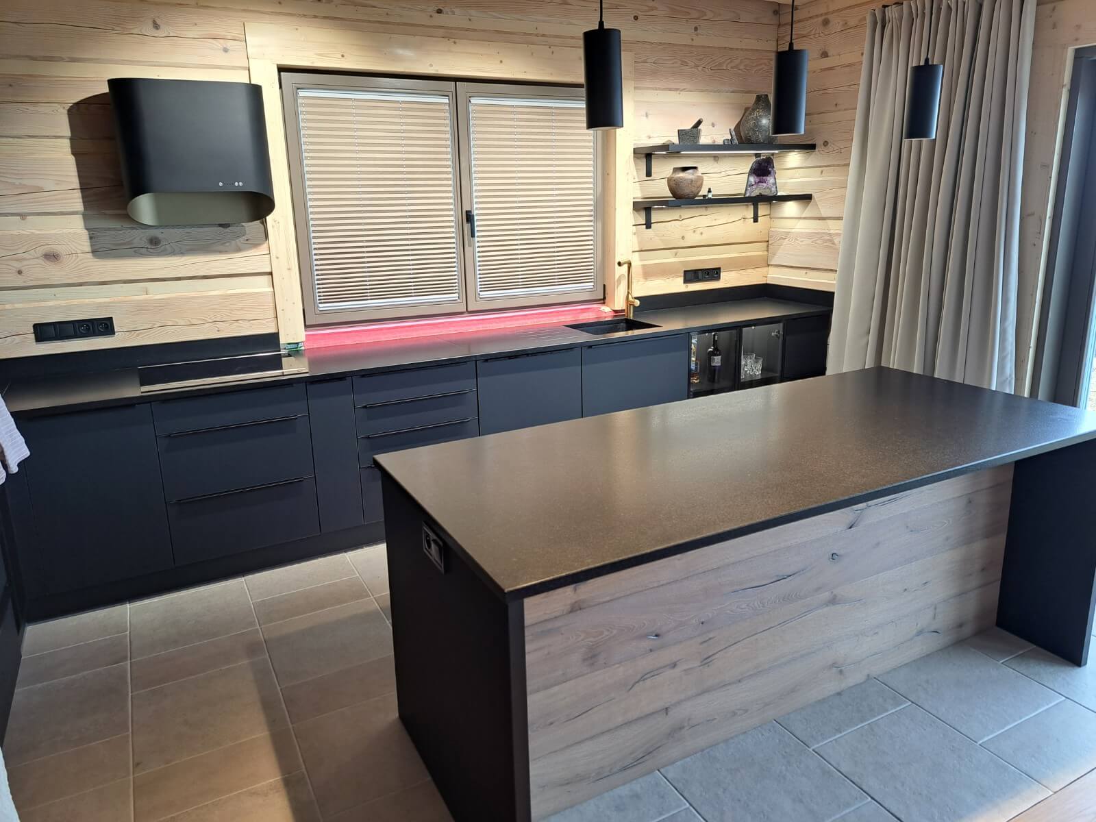 Pomníky a krycí desky